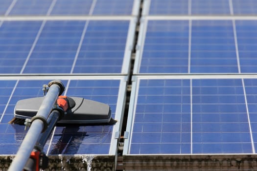 Cleaning solar modules