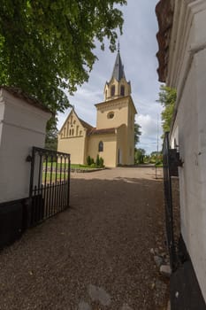 Church in the gate to the cemetery of Tranekér