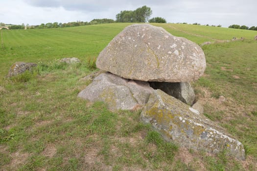 Kong Humble stone tomb near humble,Lang