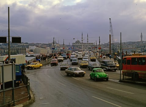 Galata Bridge in Istanbul, Turkey