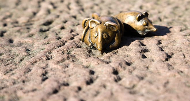 Bridge mice