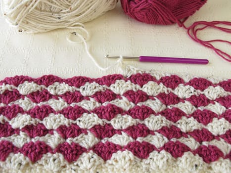 Two-tone crocheted shell pattern