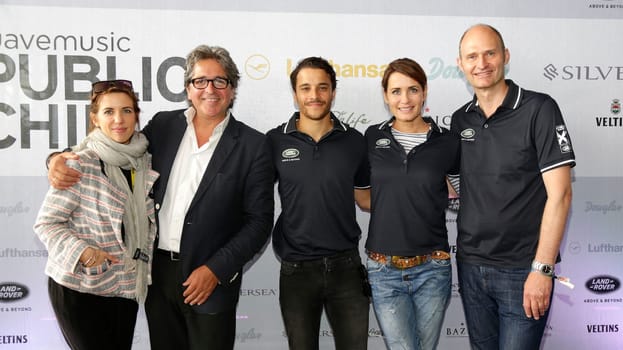 Floria Flatau ,Michael van Droffelaar (wavemusic) , Kostja Ullmann, Anja Kling, Christian Uhrig ( Landrover).Landrover Public Chill 2015 im Unileverhaus Hamburg