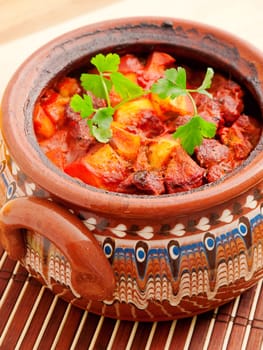 Bulgarian oven-baked meat and vegetable stew