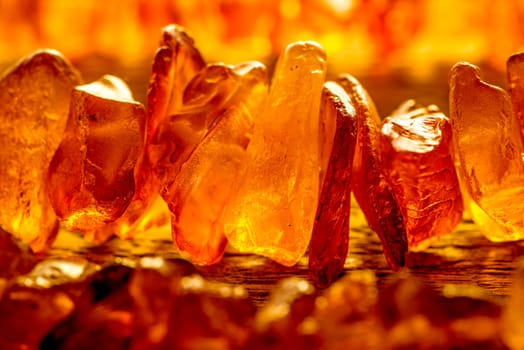 Amber chain .