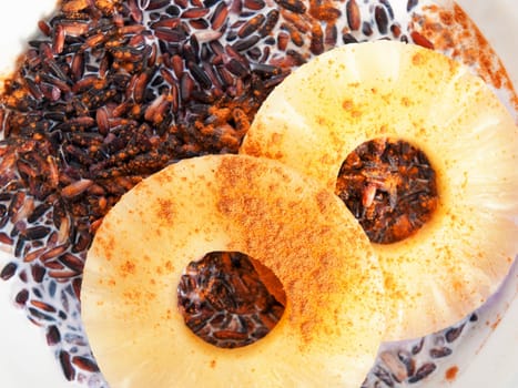 Wild rice with milk and pineapple - Thai dessert