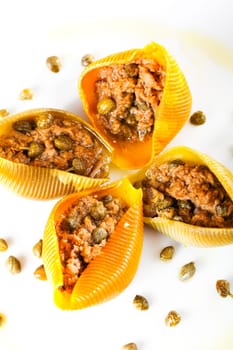 Conchiglioni with tuna fish and capers