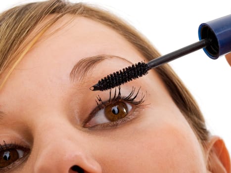 Applying mascara