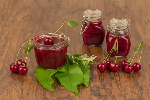 Cook cherry jam