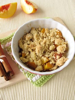 Nectarines Crumble with Cinnamon