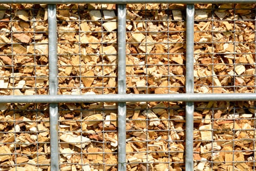 Chopping material in wire gor