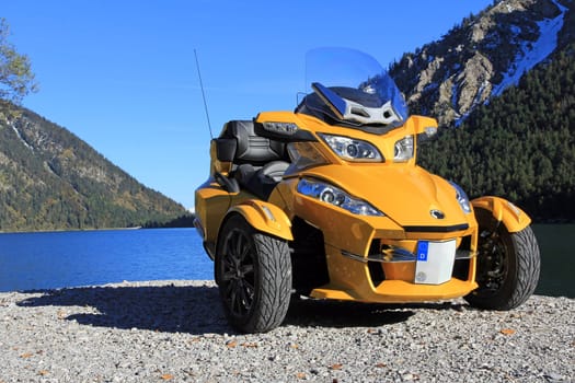 With the Spyder at Plansee in Austria