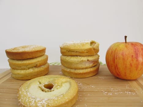 Apple rings in pancakes