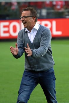 Coach Norbert Meier (Bielefeld),Gesture / Gesture / Gesticulated / 2. Football-BL: 7. Sptg.: SC Freiburg vs DSC Arminia Bielefeld