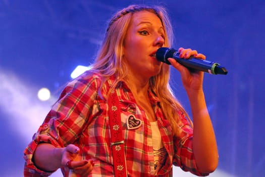Take Two,Corinna,Julia (Saengerinnen/ Musician) at Oktoberfest Konstanz 2015