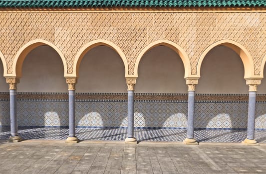 Vaulted arch with Moorish decoration