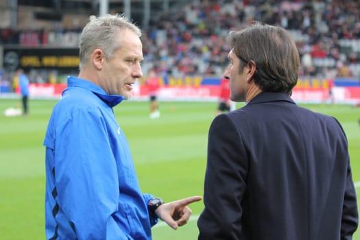 Expert talk of the trainers Christian Streich (Freiburg/left) and Bruno Labbadia