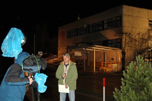 On Monday (26.11.2012) 13 disabled people and an employee of the workshop for the disabled were killed by smoke gas development in a fire accident in Titisee-Neustadt (district-Breisgau-Hochschwarzwald). TV stations report the crash site