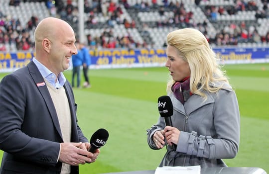 Jessica Kastrop (* 15. June 1974 in Saarbrücken) ist eine deutsche Moderatorin,Zurzeit Tätig bei Sky (ehemals Premiere) als Moderatorin der Fußball-Bundesliga.