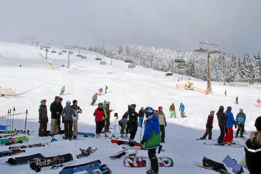The skis are directed,the season can begin. On the Feldberg,on 1 December 2012,the