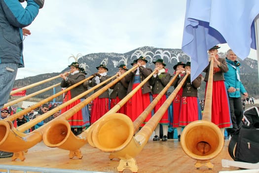 Alphorn winds from Garmisch-Partenkirchen at the New Year's ski jumping