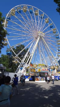From the Ferris wheel,visitors to lake Titisee can enjoy a magnificent view of the lake and the promenade.