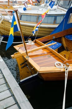 back of a sailboat of wood beutiful and well groomed