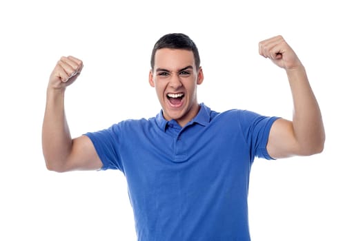 Guy showing his muscular fitness