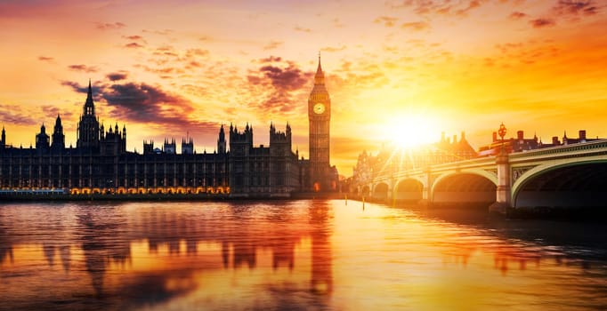 Big Ben and Houses of parliament at dusk, London, UK