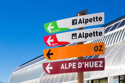 Slope signs in the ski resort of Alpe d Huez - Vaujany - Oz
