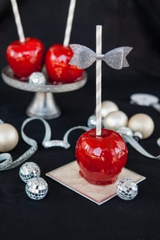 Caramelized aepfel and decoration for Christmas