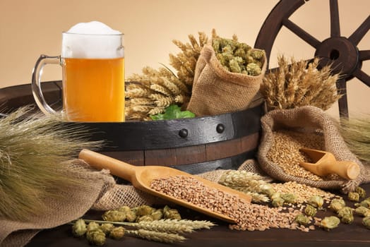 Beer barrel,beer jug with wheat,barley,hops and malt
