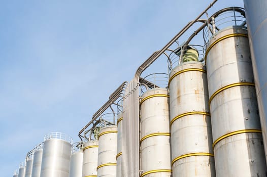 Industrial silos for chemical production, by stainless steel