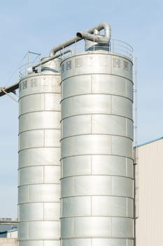 Industrial silos for chemical production, by stainless steel