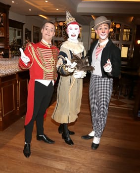 Roncalli Clowns , Roncalli Grand Cafe opening at the Levanthehaus Hamburg on 01.12.2015