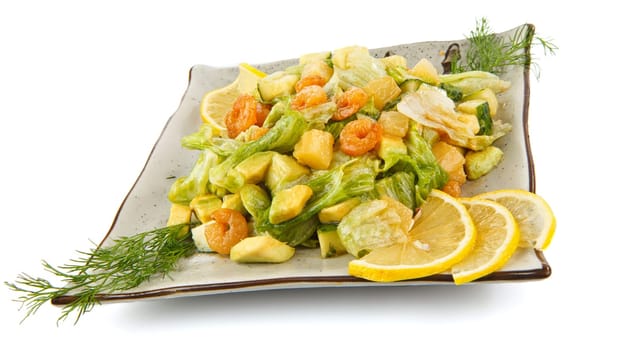 salad with shrimp and  lemon
