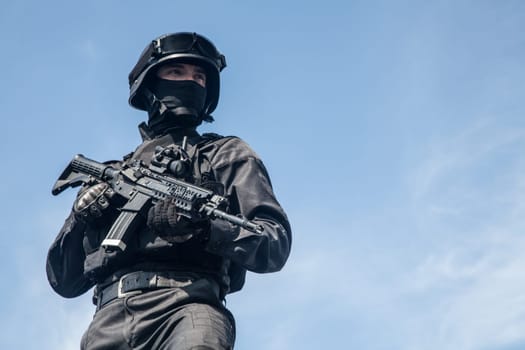 Spec ops police subdivision SWAT in action