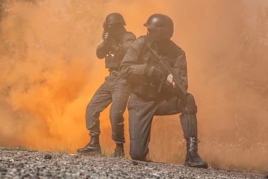 Spec ops police subdivision SWAT in action