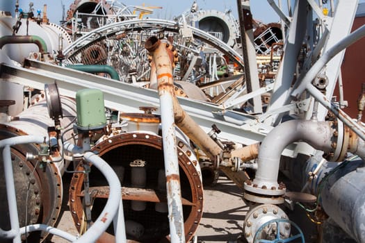 Industrial recycling of metal pipelines, tubes, valves, storage tanks and other construction material scrap.
