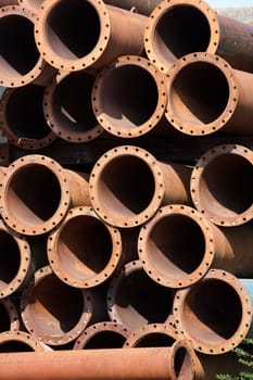 Rusty industrial tubes for transporting fluid