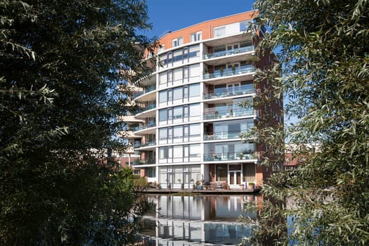 Apartment block partly built in the water.Rotterdam, the Netherlands.