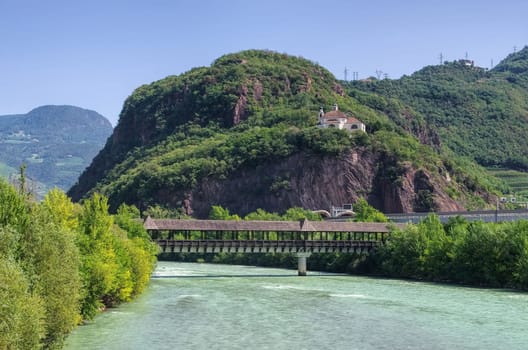 Bolzano Holy Tomb Church - Bolzano Chiesa del Santo Sepolcro and river