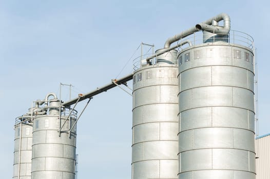 Industrial silos for chemical production, by stainless steel