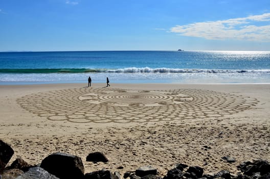 beach art in byron bay