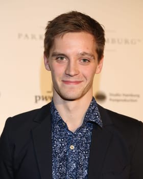 Jonas Nay,