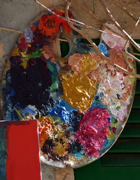 An artist's color mix palette