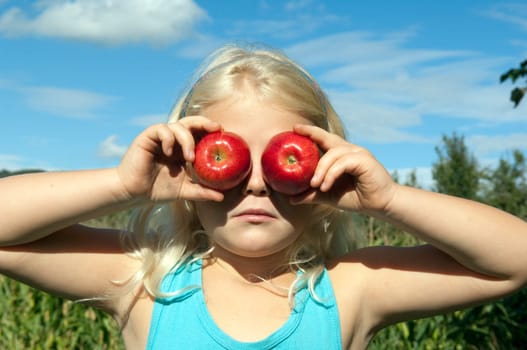 Maedchen,Apple Food