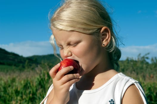 Maedchen,Apple Food