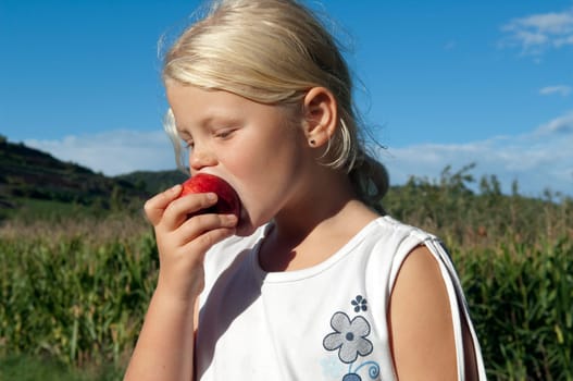 Maedchen,Apple Food