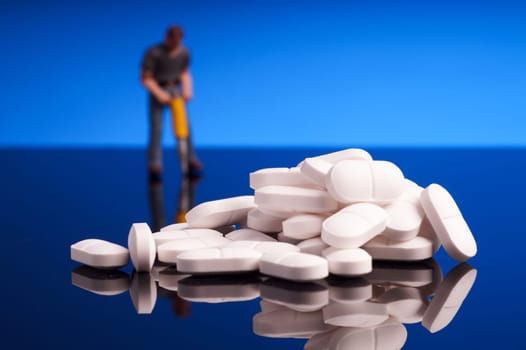 medicine and workmen, tablets medicine and workers, figurine isolated